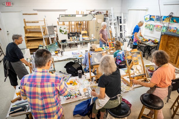 Students work on painting still life in a class at Crealdé School of Art in Winter Park on Sept. 21, 2023. (Patrick Connolly/Orlando Sentinel)